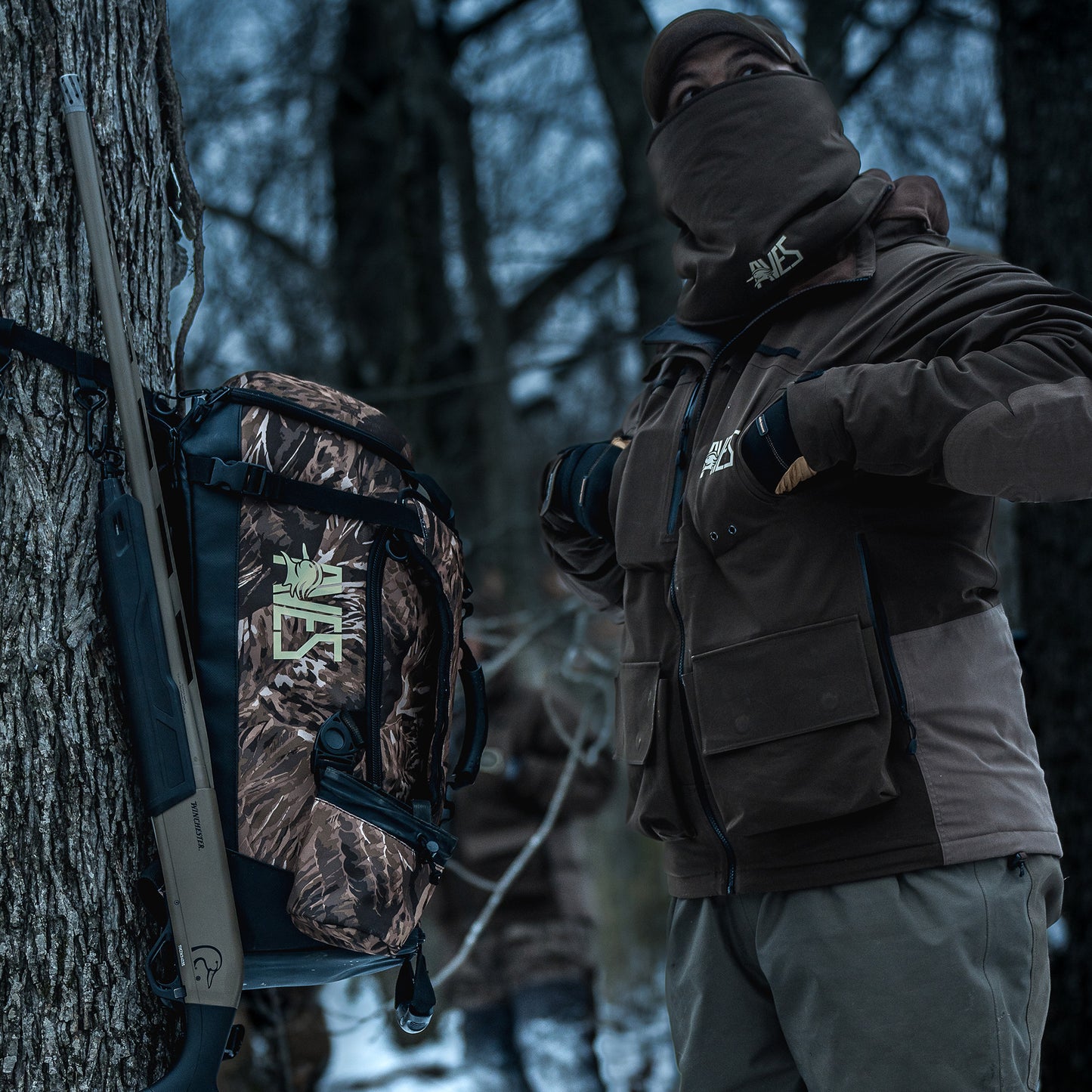 AVES Hybrid Elite Pack refuge camo best duck hunting adjustable shelves 40 liter backpack with gun holder tree strap