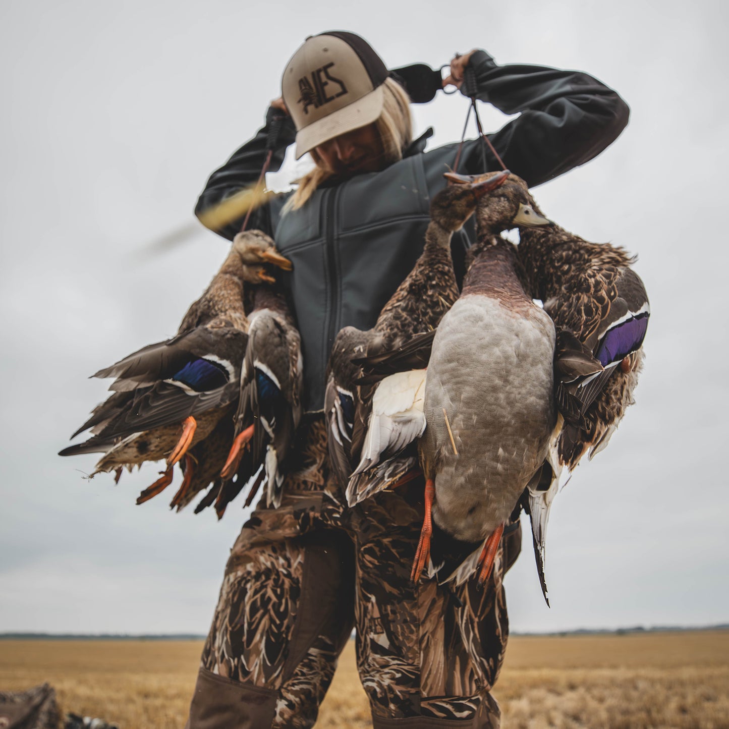 AVES Cinch Down Game Tote refuge camo best goose hunting heavy duty game tote padded neck straps