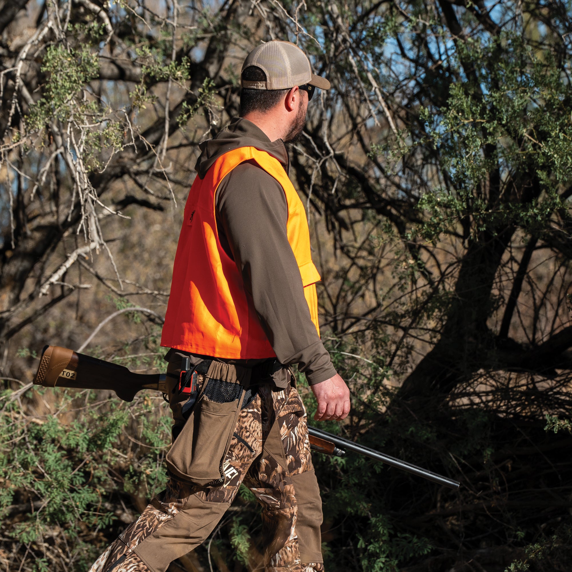Aves midway 203 hoodie brown 5-star upland hunting light weight all way stretch warm weather 
