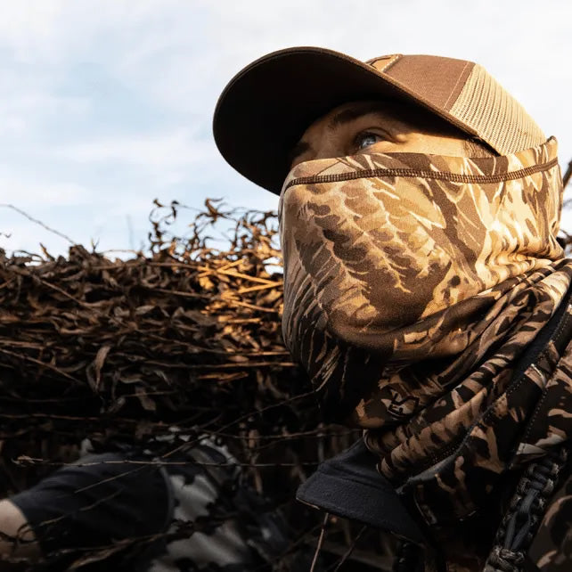 AVES stratum facemask Camo best duck hunting face concealment all season all way stretch facemask covered face 